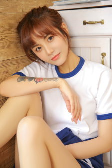 娇小的x视频