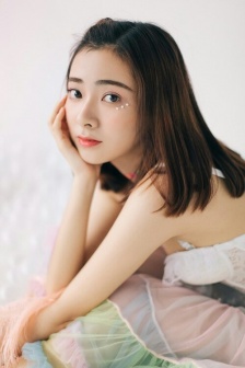 吸粉嫩插乳头公车内射教练